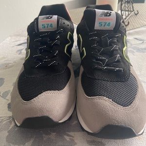 New Balance Sneakers Men size 9